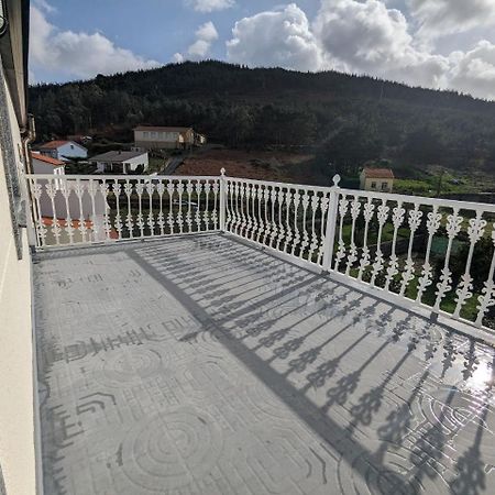 Vivienda Turistica Vacacional Maricarmen Hotel Arou Buitenkant foto