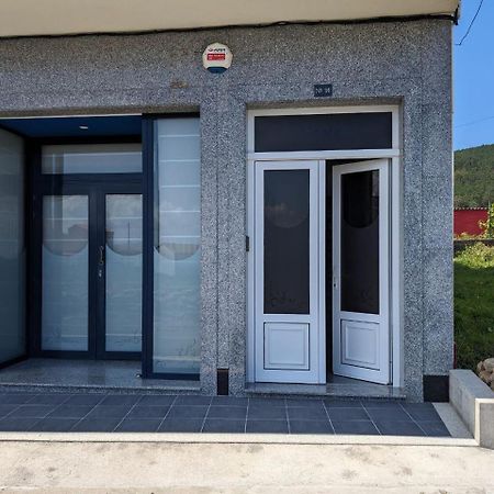 Vivienda Turistica Vacacional Maricarmen Hotel Arou Buitenkant foto