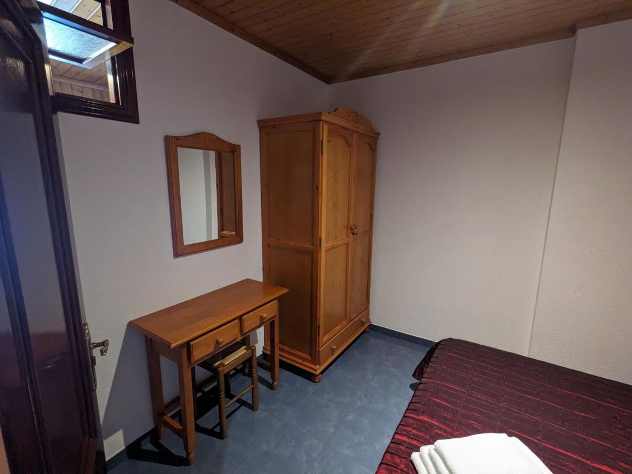Vivienda Turistica Vacacional Maricarmen Hotel Arou Buitenkant foto