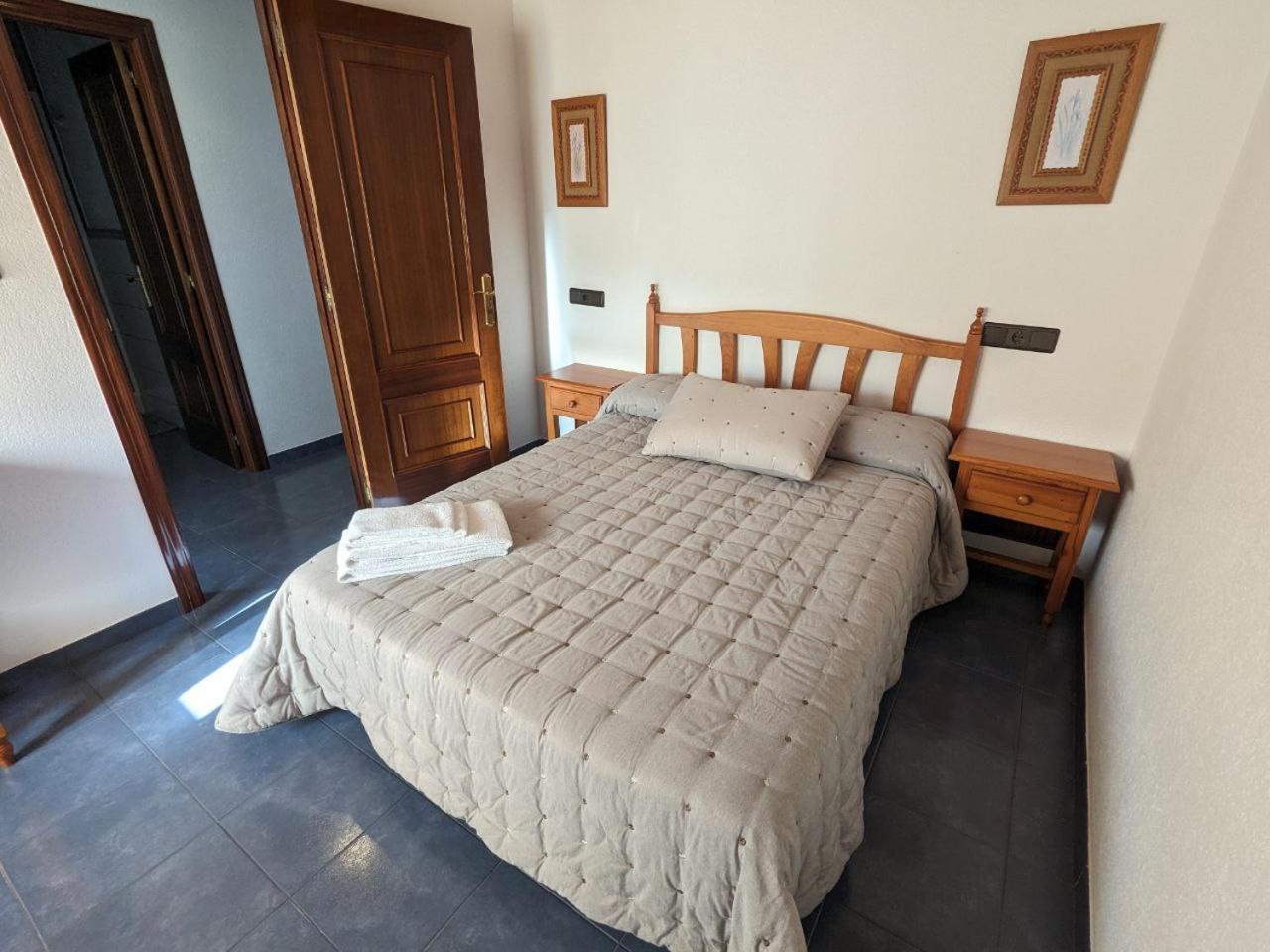 Vivienda Turistica Vacacional Maricarmen Hotel Arou Buitenkant foto
