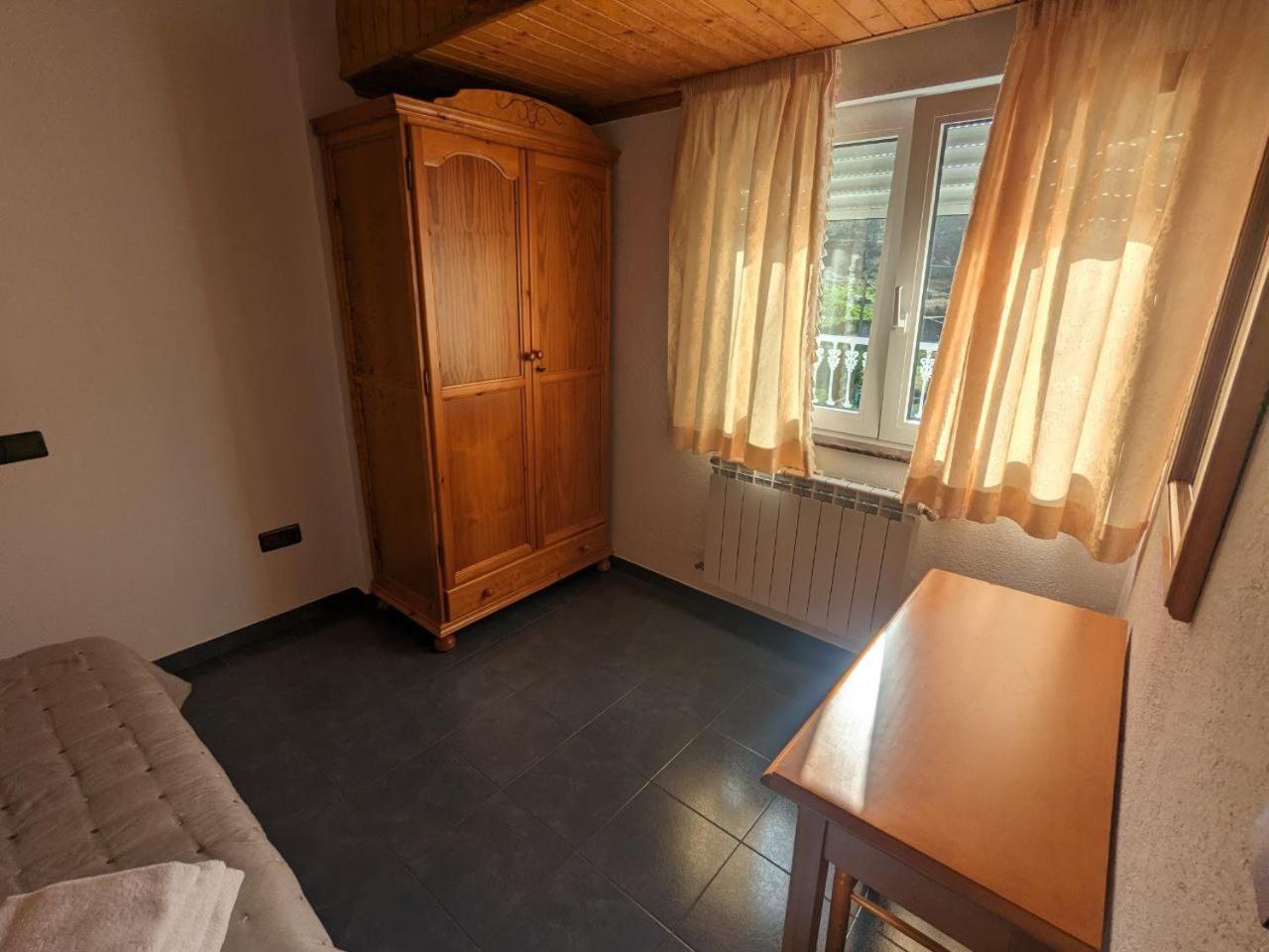 Vivienda Turistica Vacacional Maricarmen Hotel Arou Buitenkant foto