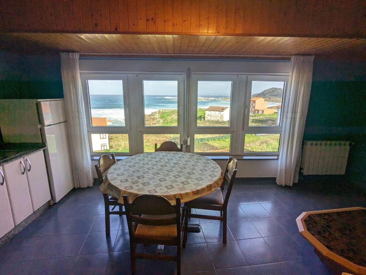 Vivienda Turistica Vacacional Maricarmen Hotel Arou Buitenkant foto