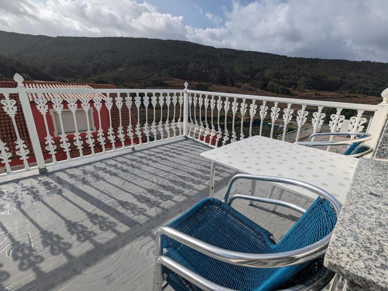 Vivienda Turistica Vacacional Maricarmen Hotel Arou Buitenkant foto