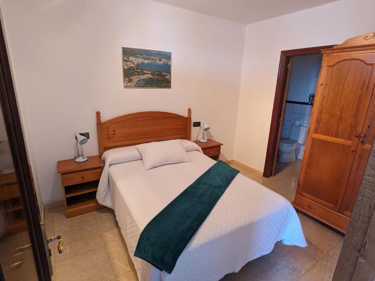 Vivienda Turistica Vacacional Maricarmen Hotel Arou Buitenkant foto