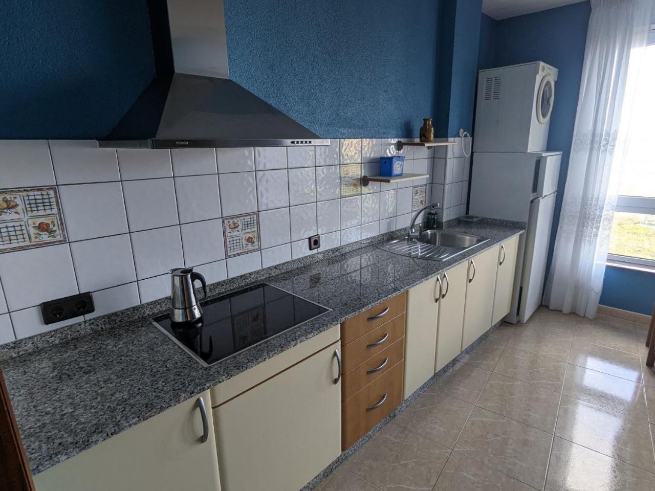 Vivienda Turistica Vacacional Maricarmen Hotel Arou Buitenkant foto