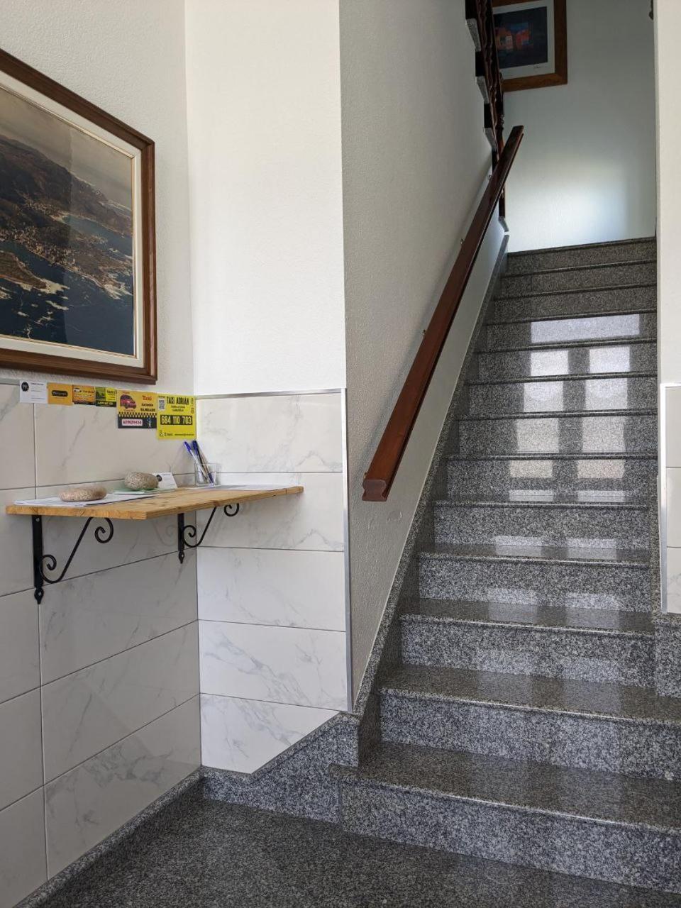 Vivienda Turistica Vacacional Maricarmen Hotel Arou Buitenkant foto